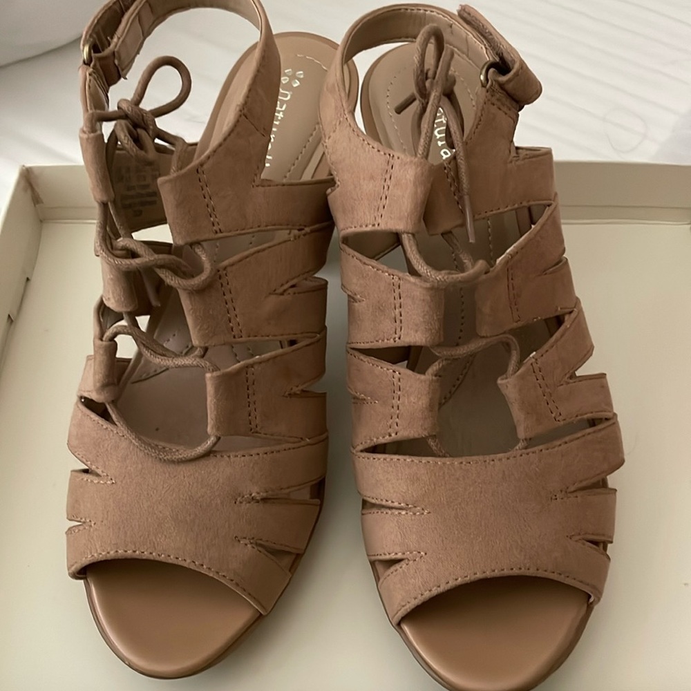 NATURALIZER Desi Nude US7.5W